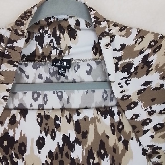 Rafaela Casual Blouse Size Small‎ in Leopard Print - Picture 5 of 11